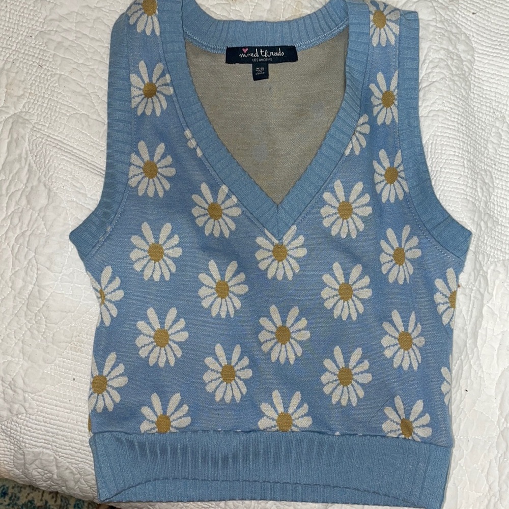 Cropped Flower Sweater Vest